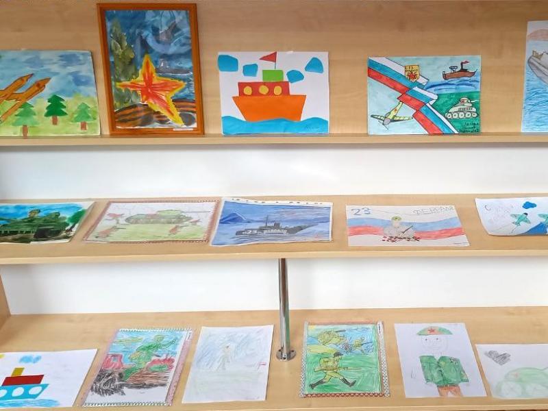 выставка детских рисунков "Наша Армия сильна, охраняет нас она!"